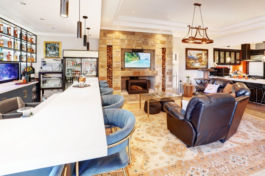 5 Bedroom Property for Sale in Welgemoed Western Cape